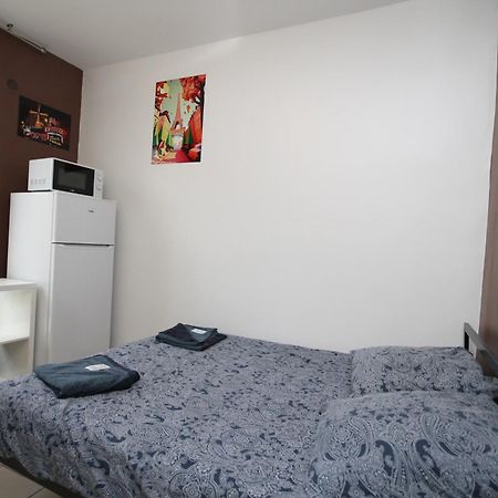 08 - Chambre Proche Paris Et Transports Avec Tv Wifi Saint-Denis  Dış mekan fotoğraf