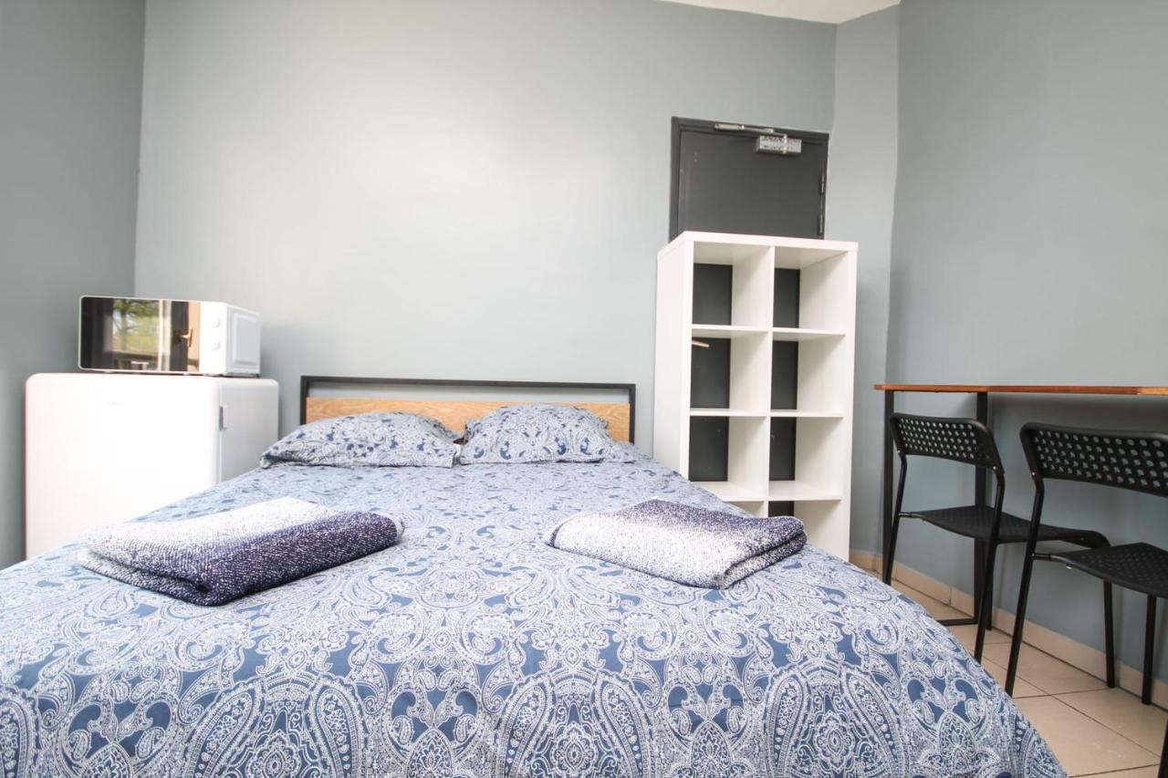 08 - Chambre Proche Paris Et Transports Avec Tv Wifi Saint-Denis  Dış mekan fotoğraf