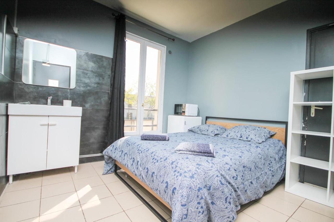 08 - Chambre Proche Paris Et Transports Avec Tv Wifi Saint-Denis  Dış mekan fotoğraf
