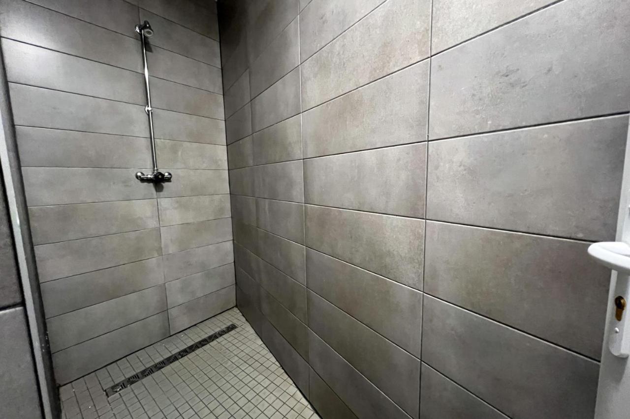 08 - Chambre Proche Paris Et Transports Avec Tv Wifi Saint-Denis  Dış mekan fotoğraf