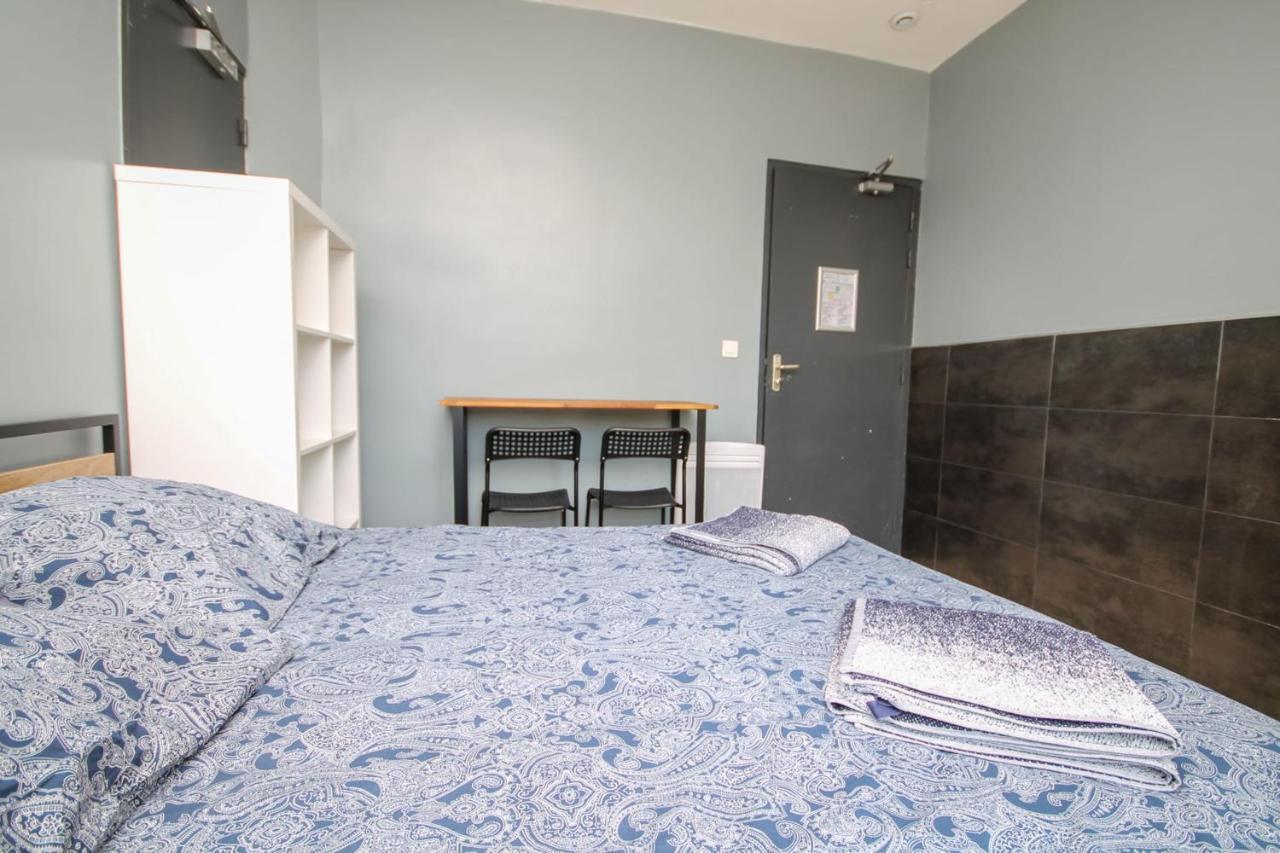 08 - Chambre Proche Paris Et Transports Avec Tv Wifi Saint-Denis  Dış mekan fotoğraf